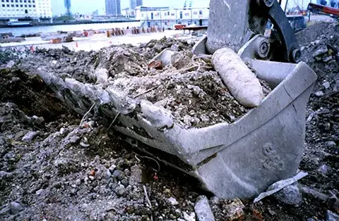 Why is UXO still found in Rotherwas, Hereford?