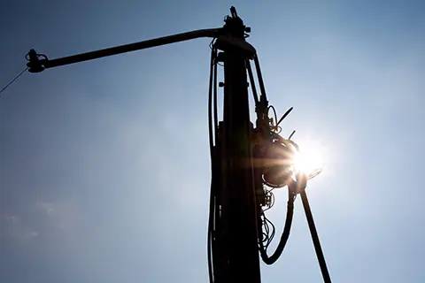 Ground source heat pump borehole installation